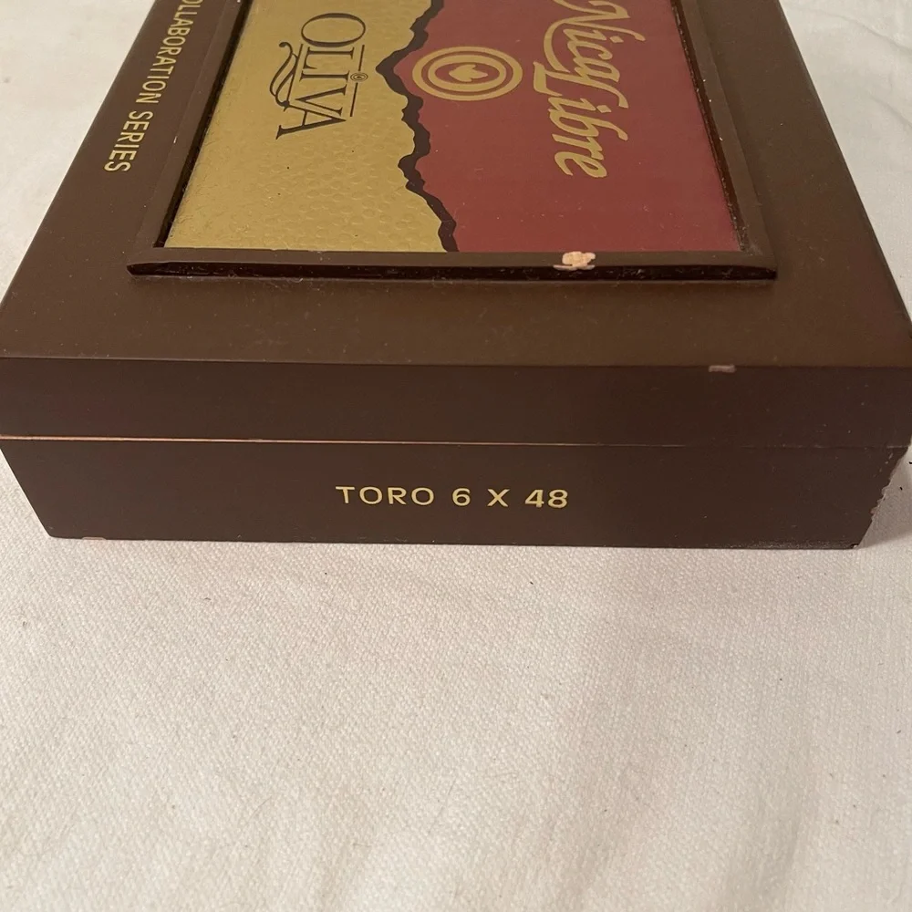 Tight Fitting Snap Closure Latch Wooden Cigar Box